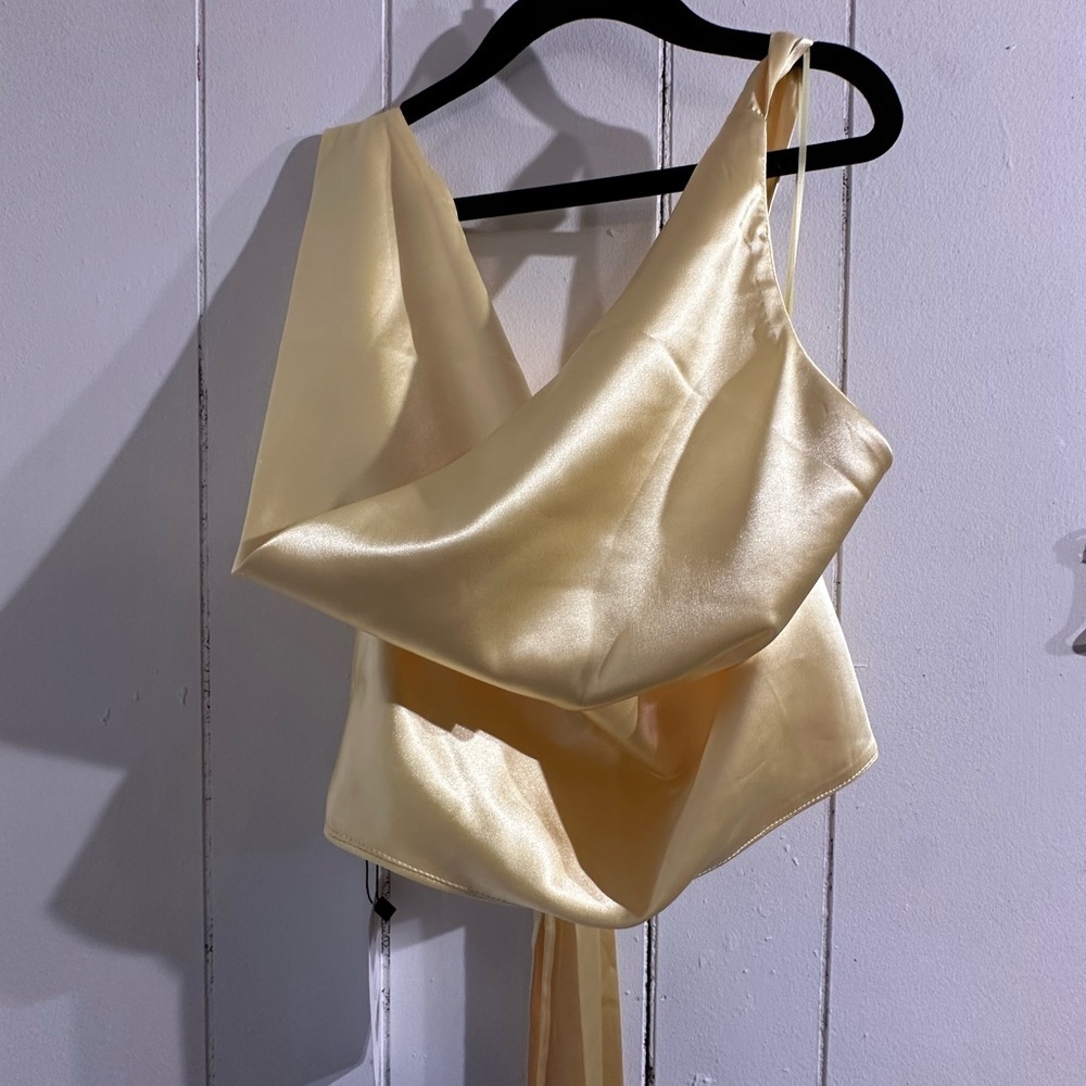 AKIRA NWT Butter Yellow Backless Satin Top Open Back - Picture 2 of 5